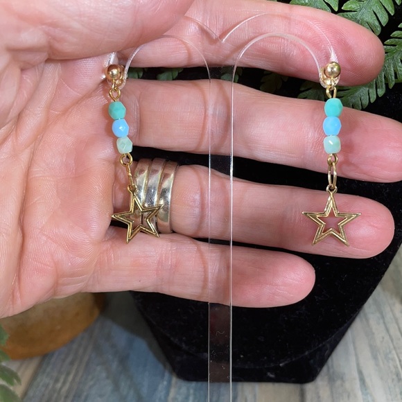 ⭐️Adorned Crown artisan assemblage gold star blue green bead post earrings - Picture 5 of 8
